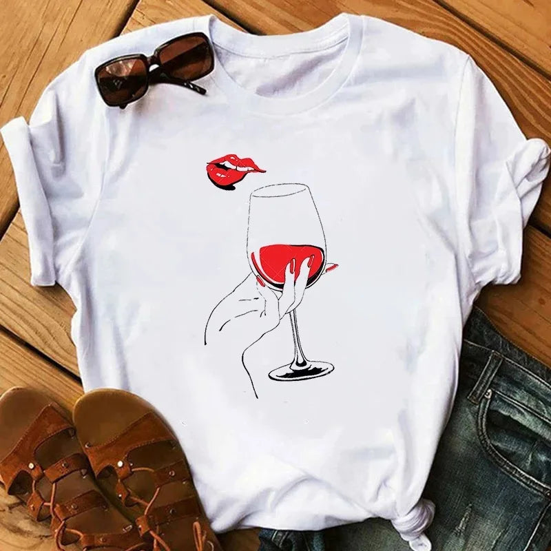 Camiseta Feminina De Manga Curta Estampa De Vinhos - LineWine