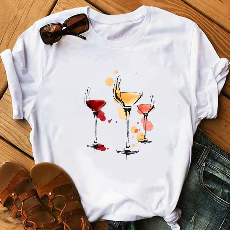 Camiseta Feminina De Manga Curta Estampa De Vinhos - LineWine